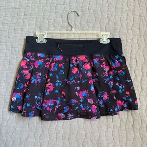Lululemon tennis skirt, size 8